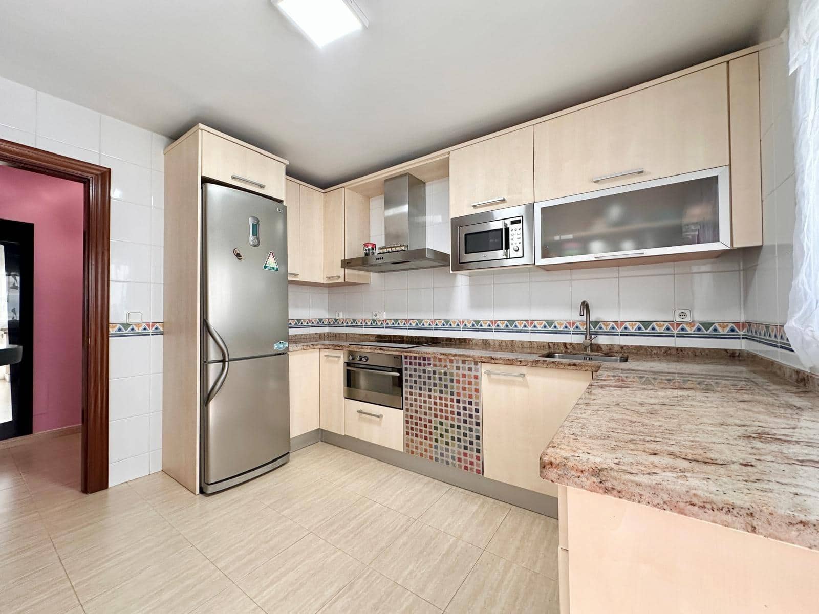 3 slaapkamer Flat te huur in Aguadulce (Almeria) met zwembad - € 800 (Ref: 8544650)