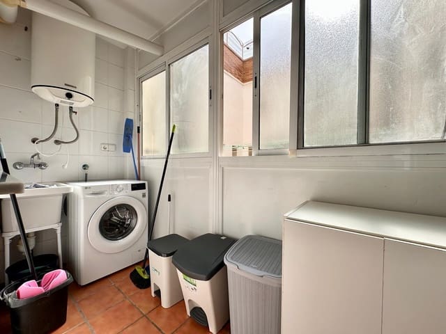 3 slaapkamer Flat te huur in Aguadulce (Almeria), Roquetas de Mar met zwembad - € 800 (Ref: 8544650)