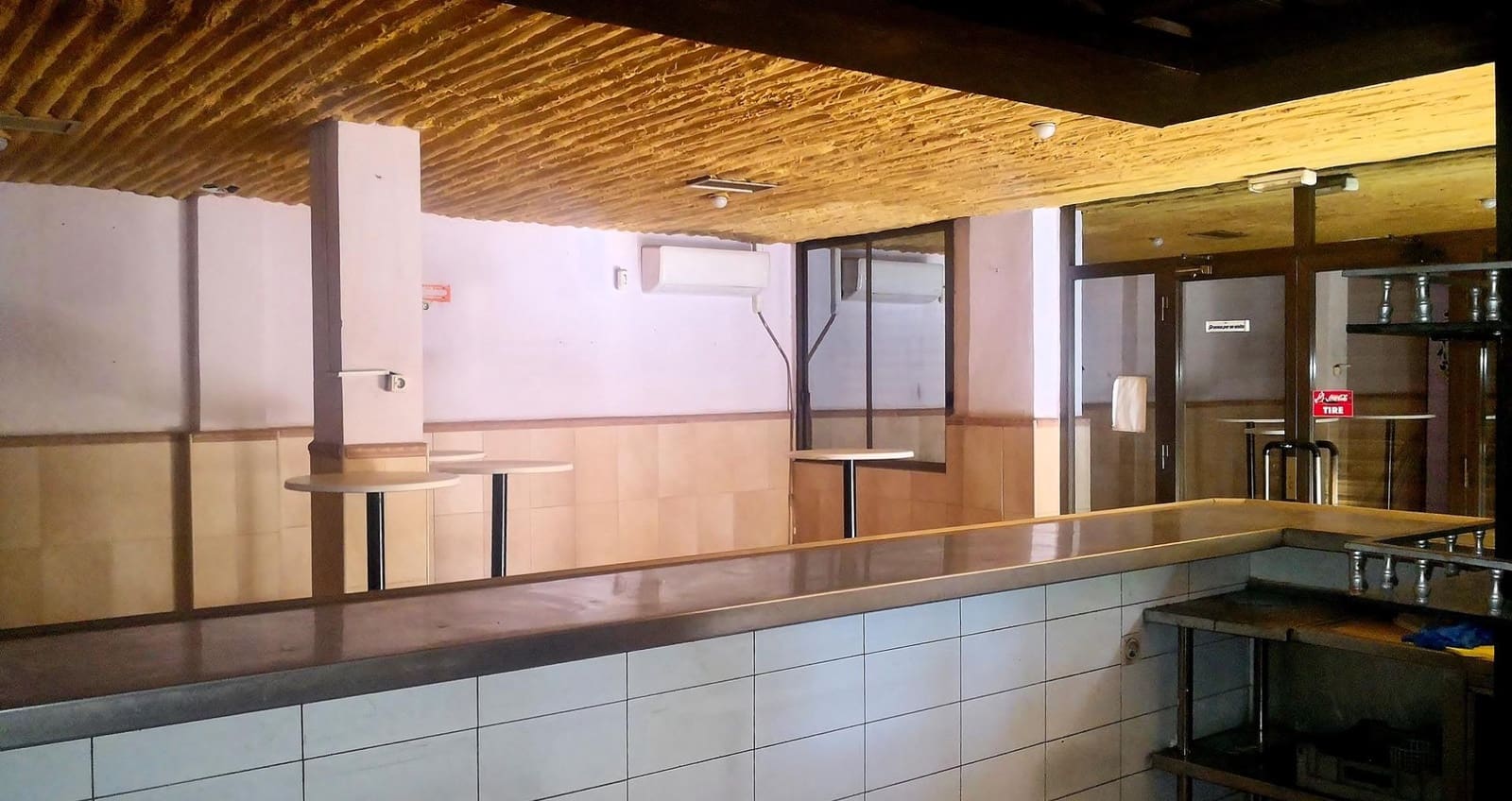 3 makuuhuone Kaupallinen myytävänä paikassa Almeria kaupunki - 159 000 € (Ref: 8549249)
