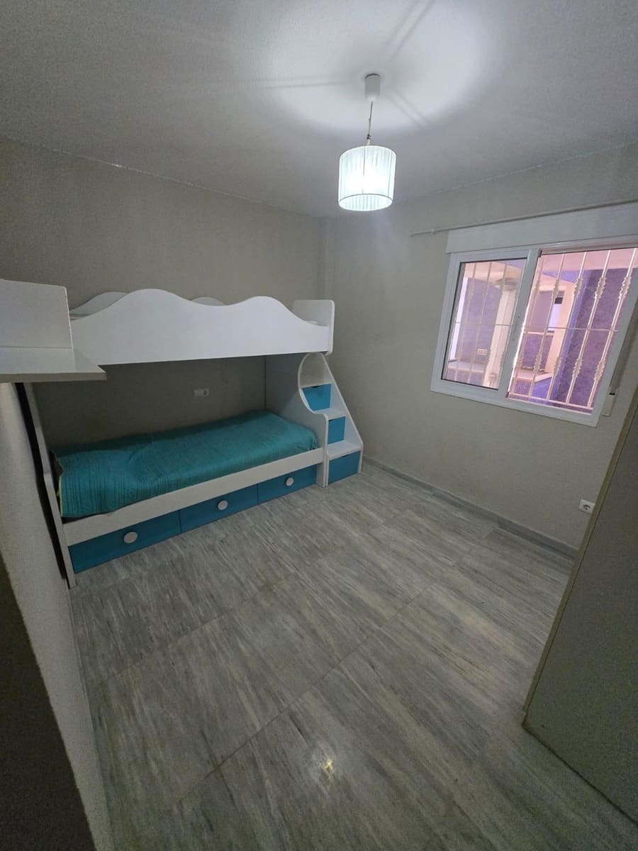 2 slaapkamer Appartement te koop in Roquetas de Mar met zwembad - € 165.000 (Ref: 8792711)