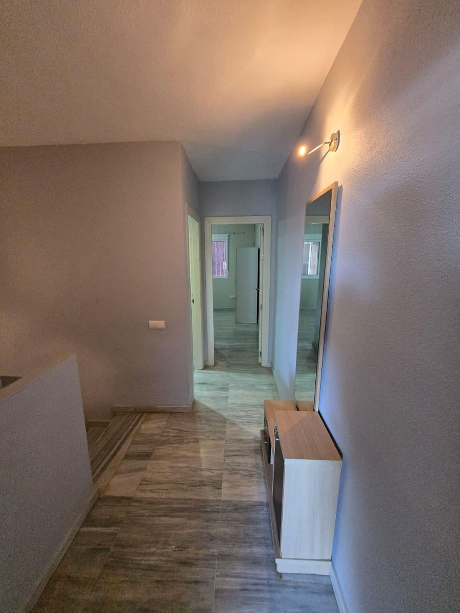 2 slaapkamer Appartement te koop in Roquetas de Mar met zwembad - € 165.000 (Ref: 8792711)