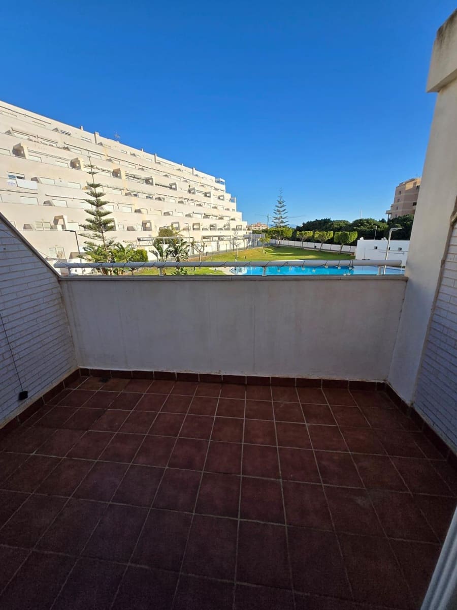 2 slaapkamer Appartement te koop in Roquetas de Mar met zwembad - € 165.000 (Ref: 8792711)