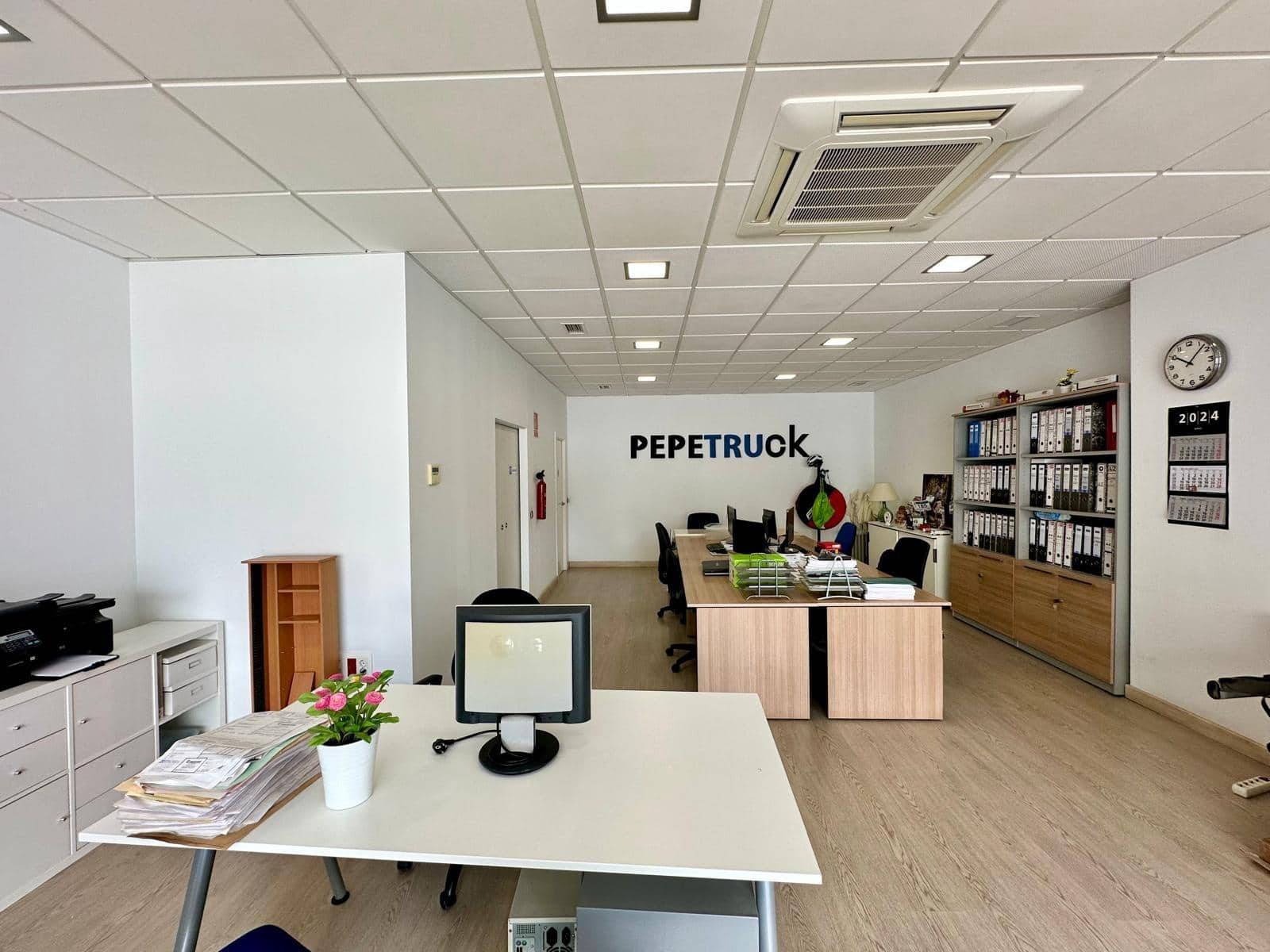 Commercieel te huur in El Parador de las Hortichuelas - € 950 (Ref: 8934950)