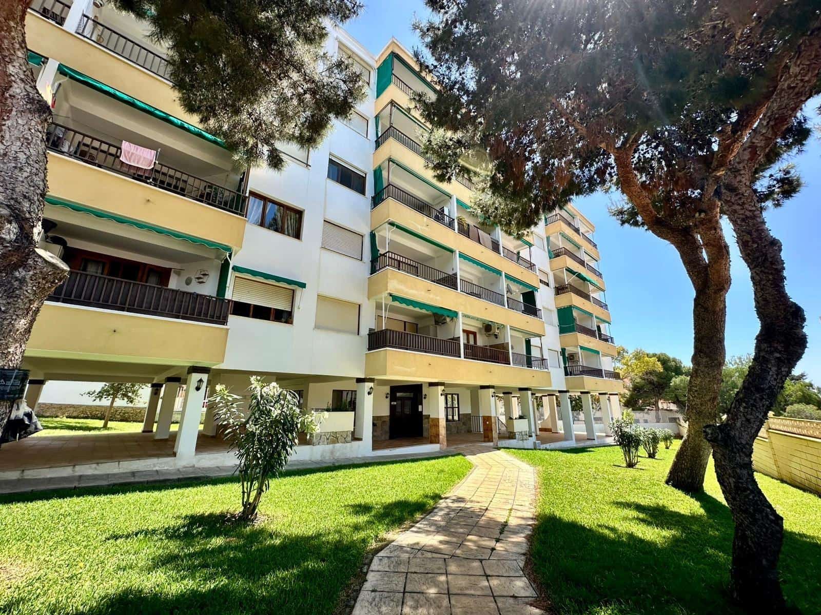 2 soveværelse Lejlighed til leje i Aguadulce (Almeria) med swimmingpool - € 700 (Ref: 8970510)
