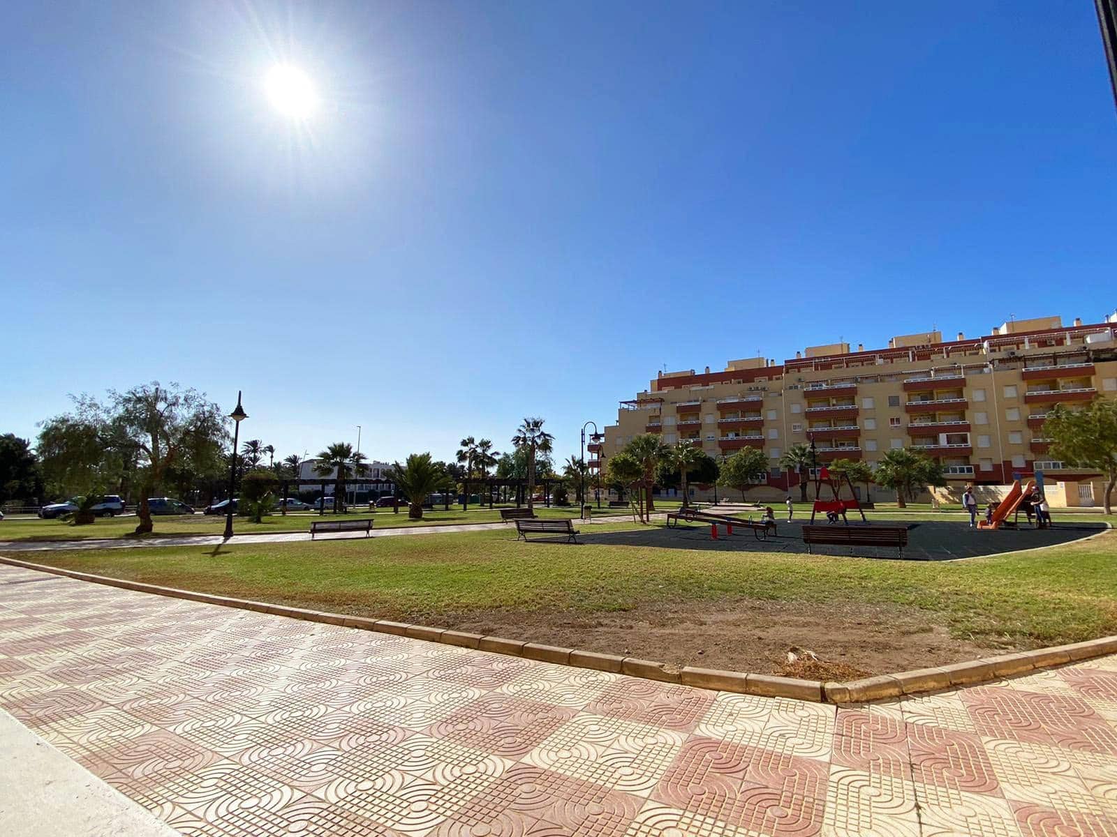 2 slaapkamer Flat te koop in Aguadulce (Almeria) met zwembad - € 190.000 (Ref: 8992597)
