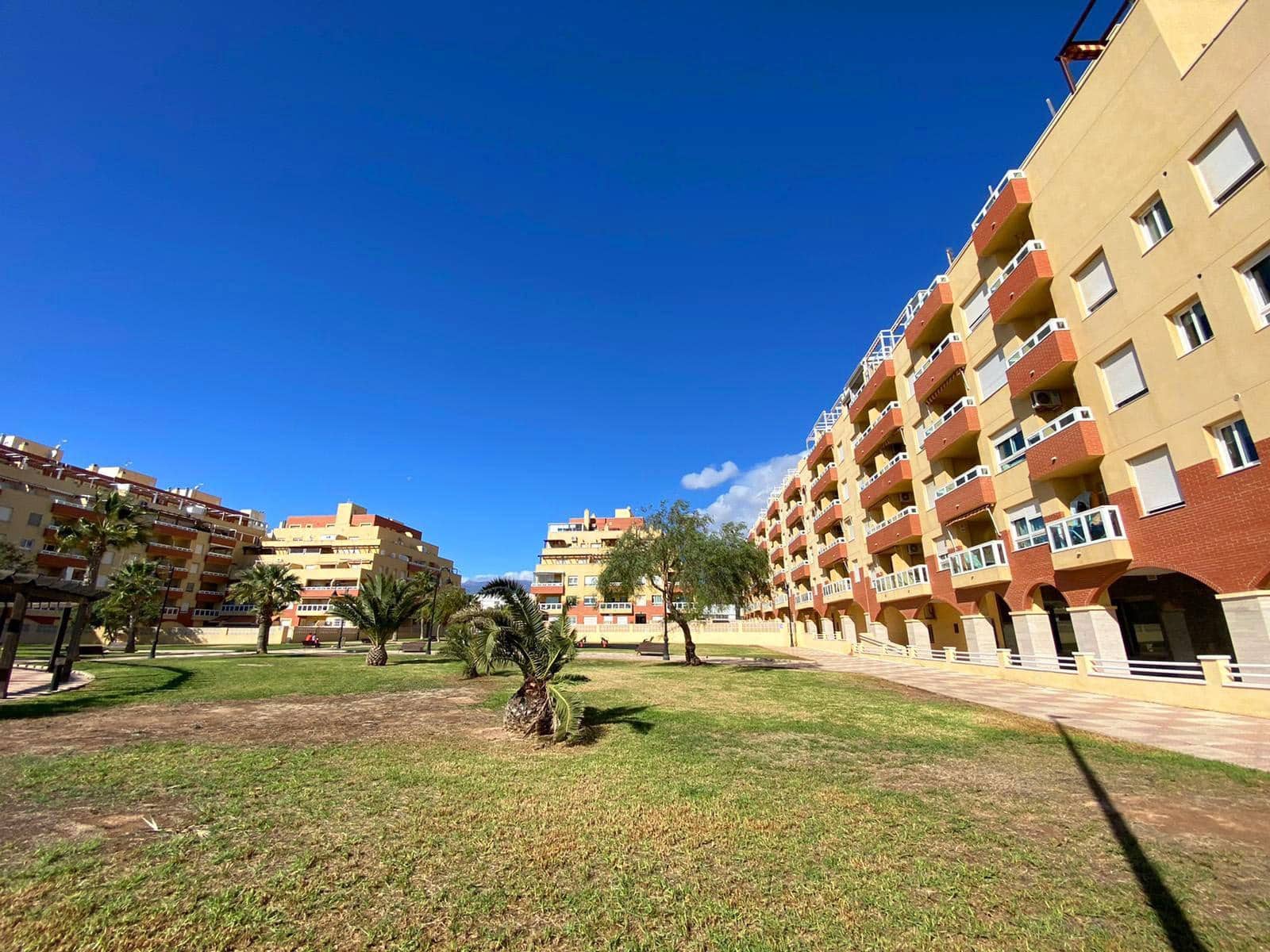 2 slaapkamer Flat te koop in Aguadulce (Almeria) met zwembad - € 190.000 (Ref: 8992597)