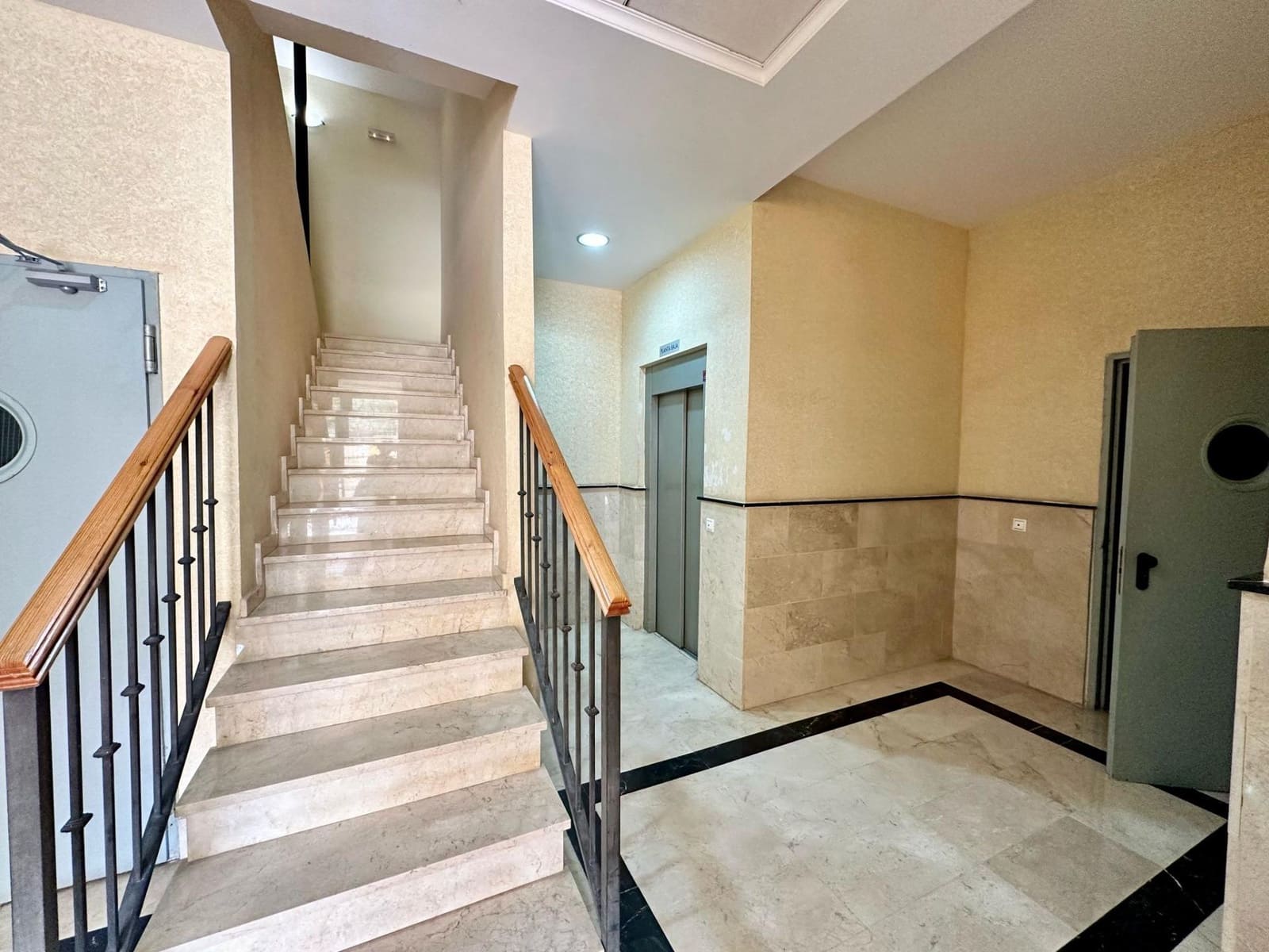 2 slaapkamer Flat te koop in Aguadulce (Almeria) met zwembad - € 190.000 (Ref: 8992597)