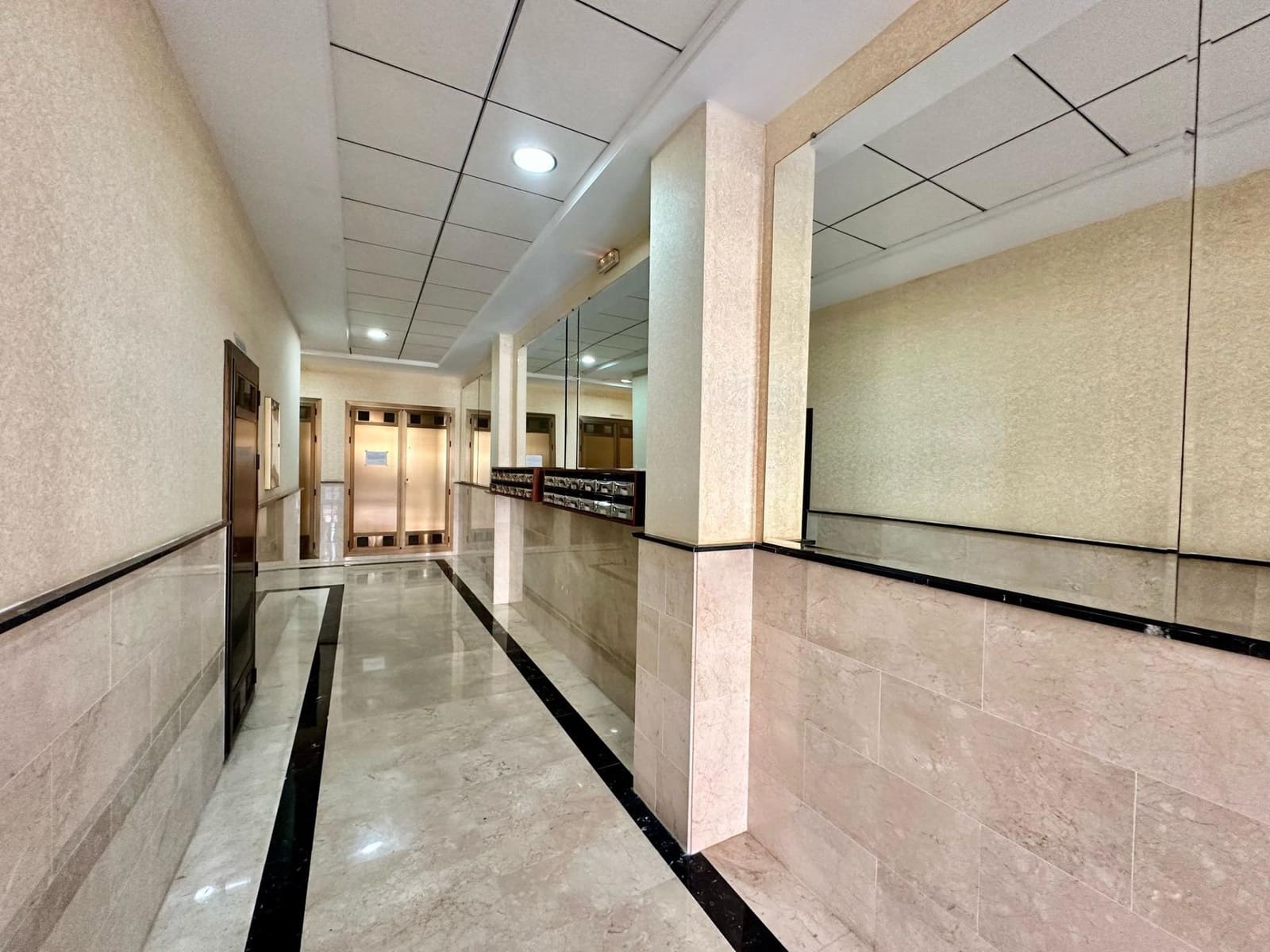 2 slaapkamer Flat te koop in Aguadulce (Almeria) met zwembad - € 190.000 (Ref: 8992597)