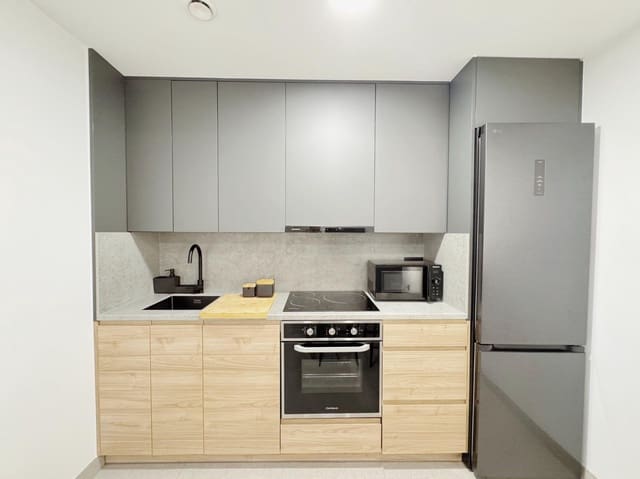 1 bedroom Apartment for sale in Centro, Almería city - € 130,000 (Ref: 8998822)