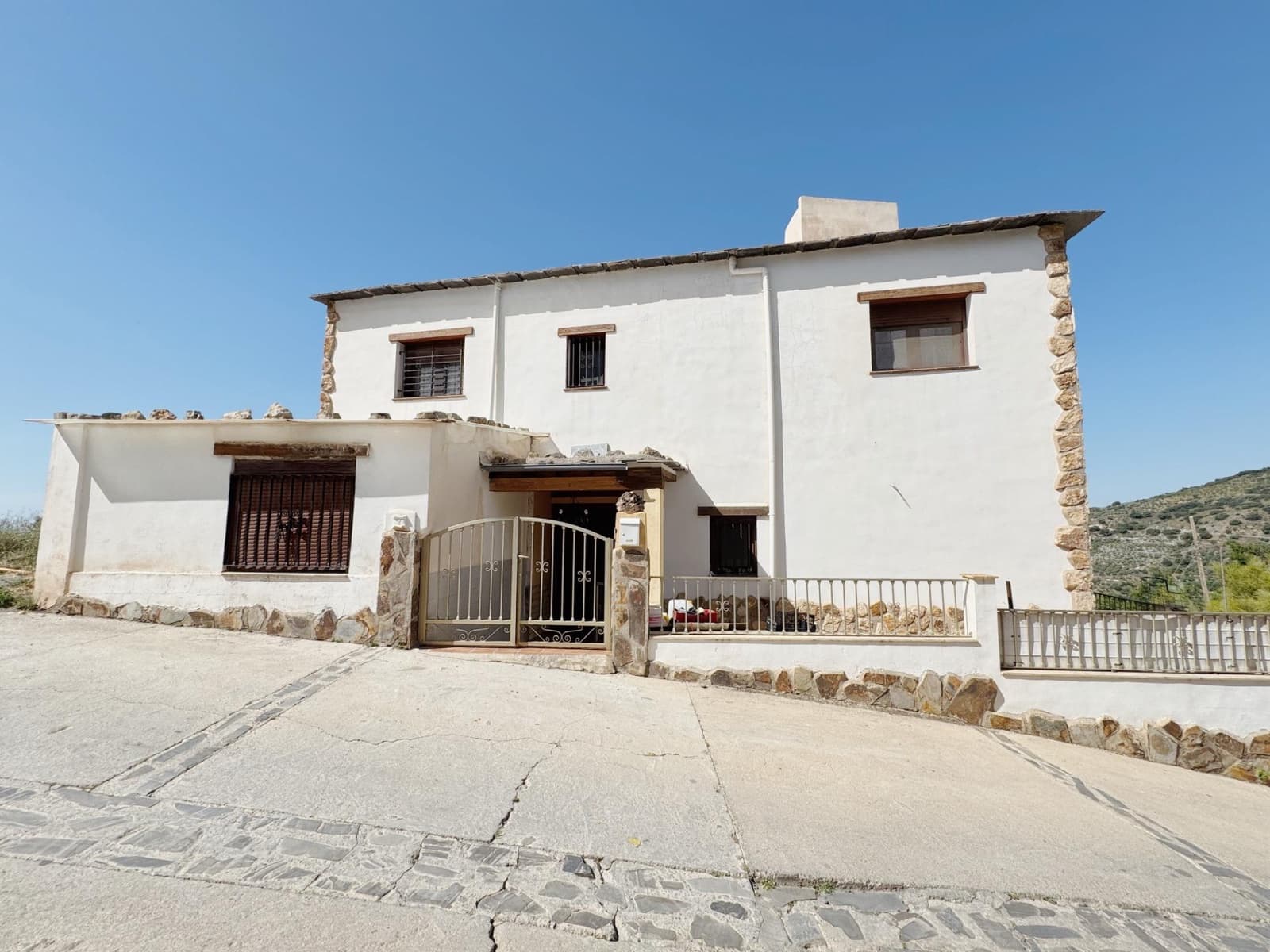 7 soveværelse Villa til salg i Laroles med swimmingpool - € 250.000 (Ref: 9020600)