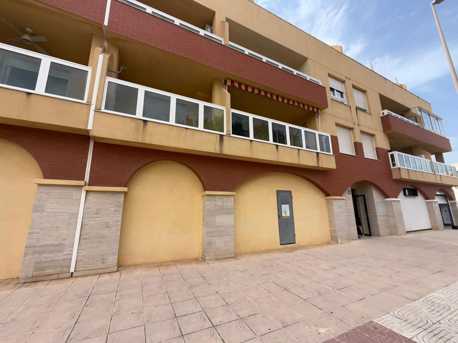 Commercial for rent in Aguadulce (Almeria) - € 2,200 (Ref: 9073520)