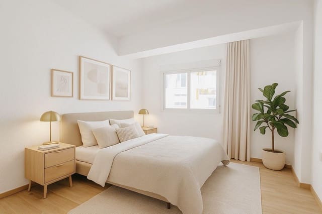 3 makuuhuone Omakotitalo myytävänä paikassa Centro, Almería kaupunki mukana 
autotalli - 220 000 € (Ref: 9089918)