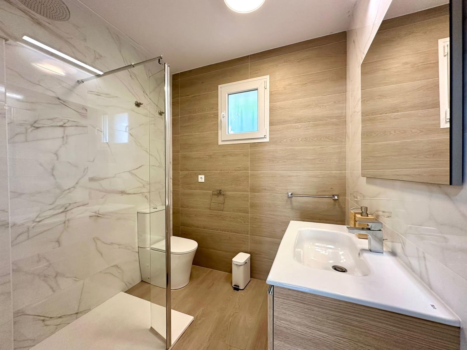 3 soveværelse Rækkehus til salg i Aguadulce (Almeria) - € 297.000 (Ref: 9114255)