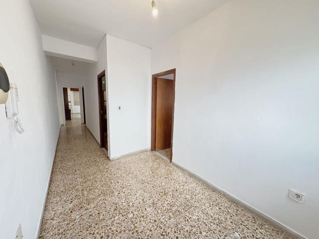 3 soveværelse Lejlighed til salg i Almería by med garage - € 150.000 (Ref: 9163932)