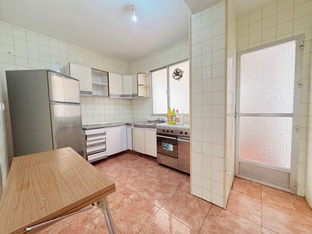 3 chambre Appartement à vendre à Almería ville avec garage - 150 000 € (Ref: 9163932)