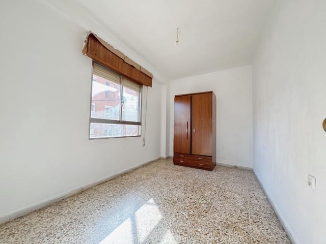 3 Zimmer Wohnung zu verkaufen in Almería Stadt mit Garage - 145.000 € (Ref: 9163932)