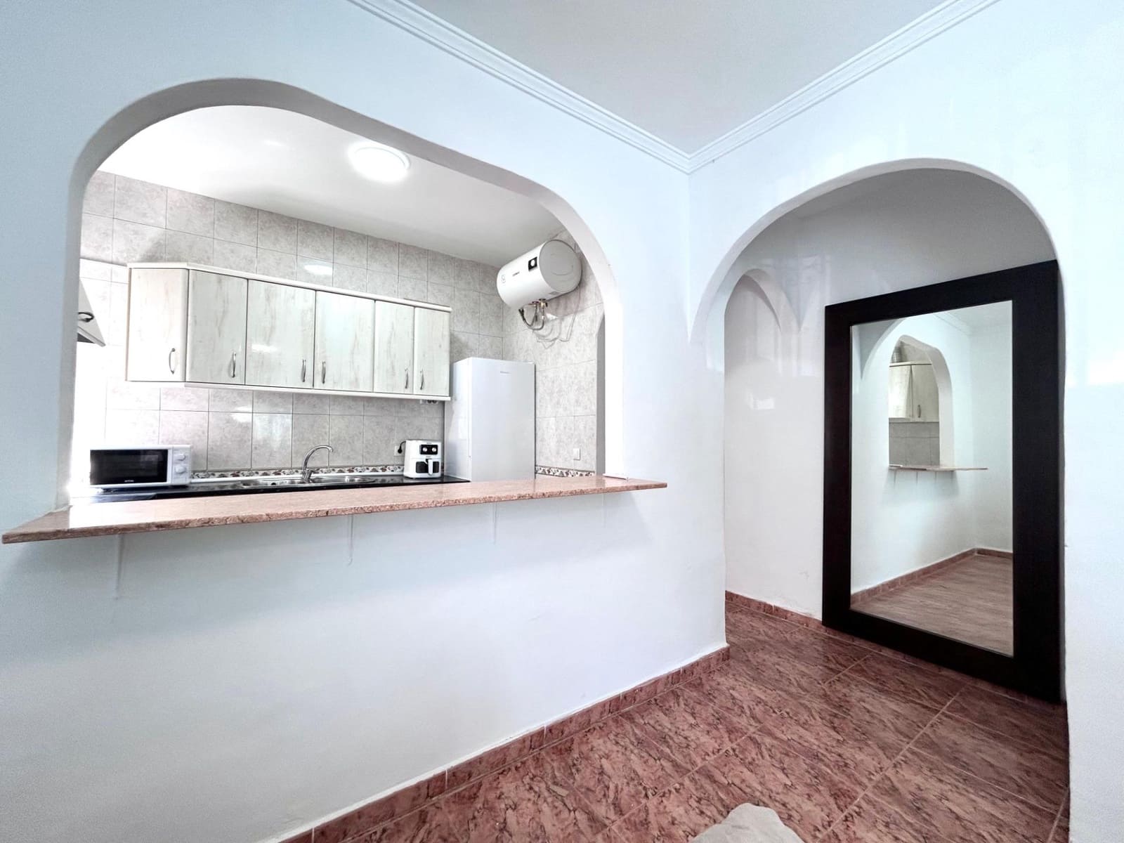 3 soverom Leilighet til leie i Almeria by - € 275 (Ref: 9169652)