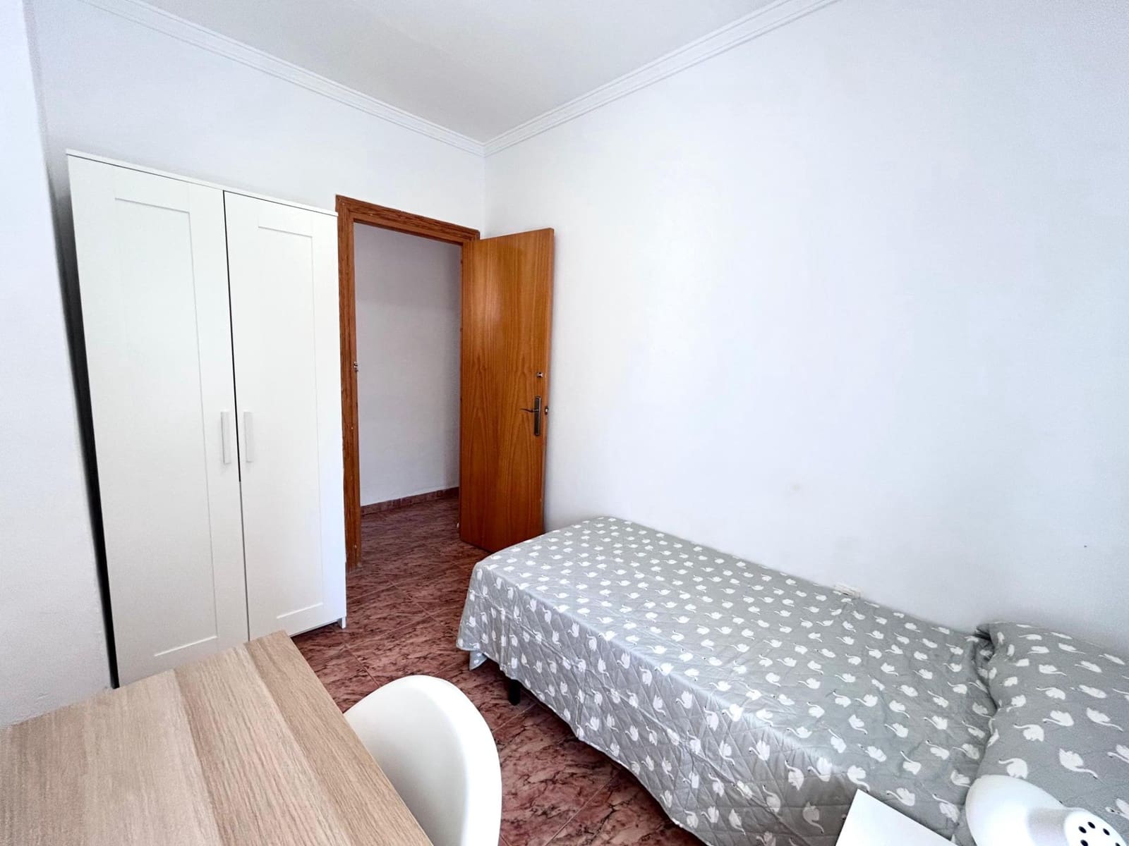 3 soverom Leilighet til leie i Almeria by - € 275 (Ref: 9169652)