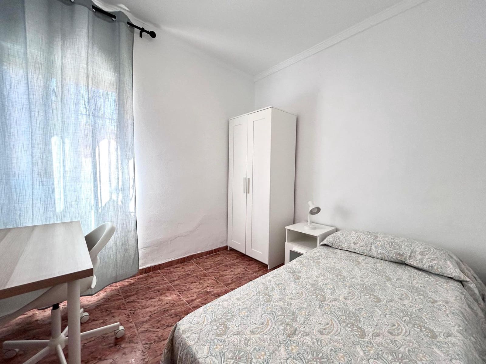 3 soverom Leilighet til leie i Almeria by - € 275 (Ref: 9169652)