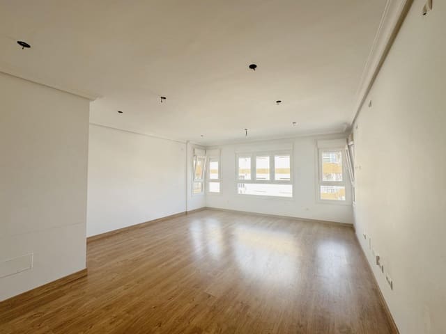 4 soveværelse Lejlighed til salg i Almería by med garage - € 354.000 (Ref: 9181146)