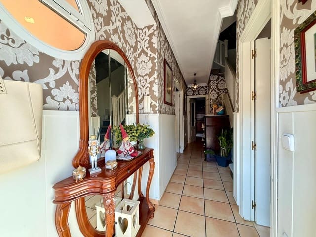 4 makuuhuone Rivitalo myytävänä paikassa Aguadulce (Almeria), Roquetas de Mar mukana uima-altaan 
autotalli - 374 000 € (Ref: 9197877)