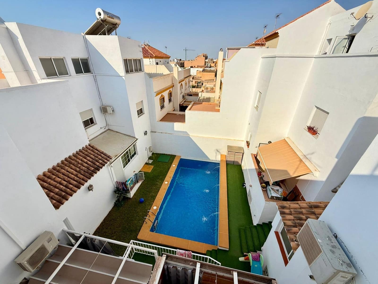 4 soveværelse Rækkehus til salg i Aguadulce (Almeria) med swimmingpool garage - € 374.000 (Ref: 9197877)