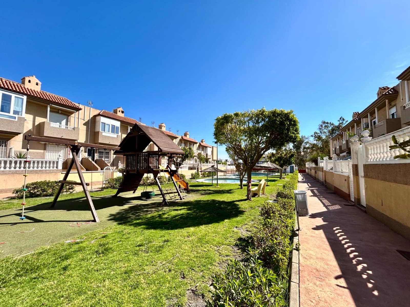 3 quarto Moradia em Banda para venda em Almeria cidade com piscina garagem - 245 000 € (Ref: 9202563)