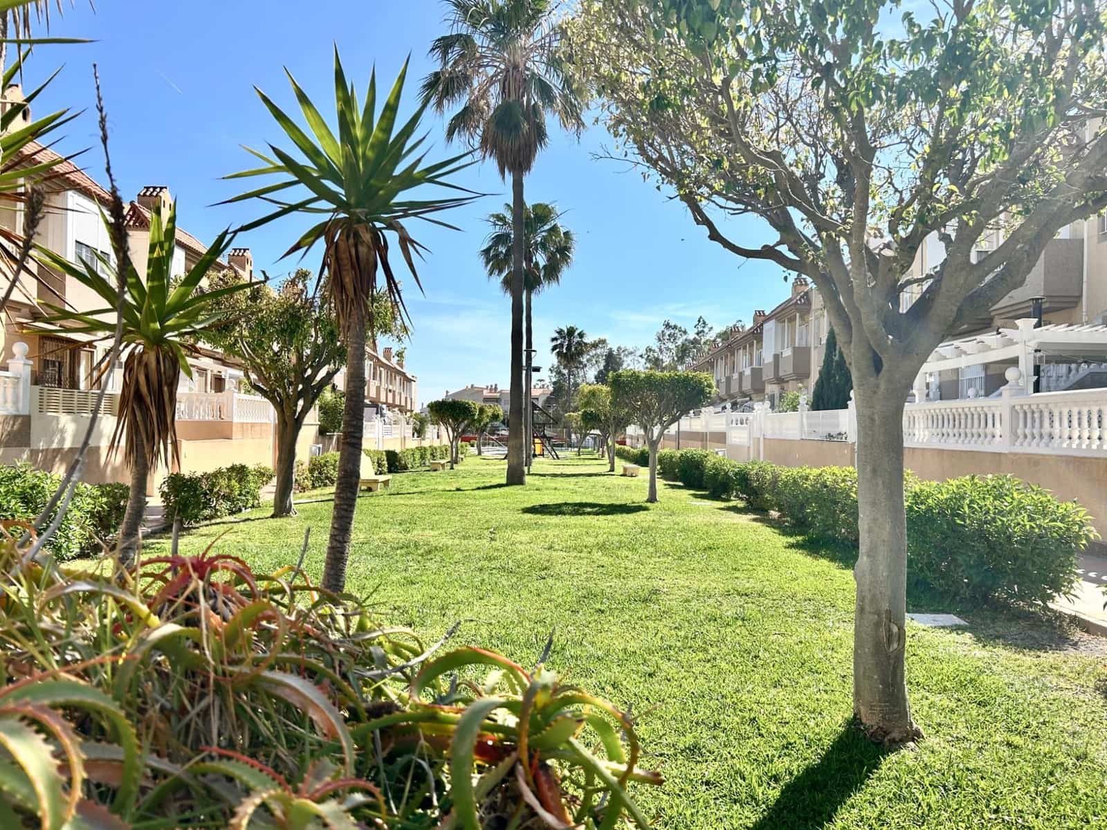 3 quarto Moradia em Banda para venda em Almeria cidade com piscina garagem - 245 000 € (Ref: 9202563)