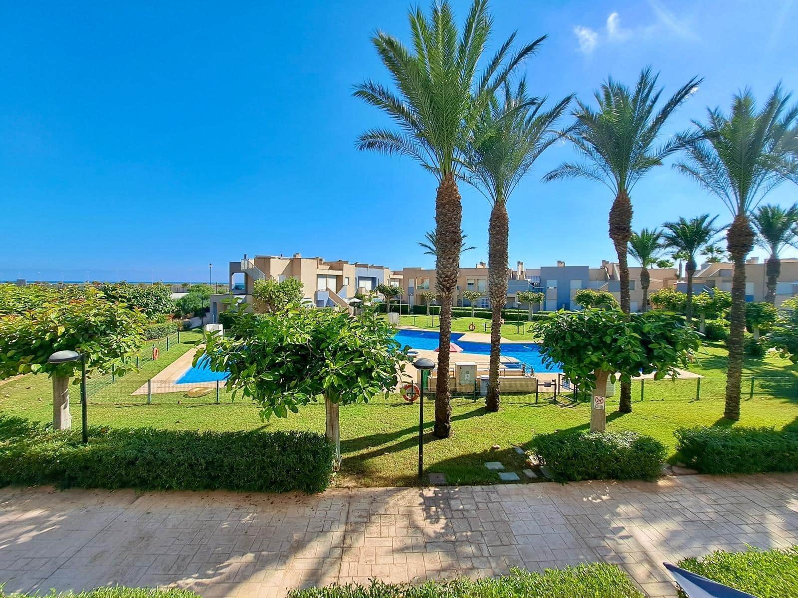 2 soveværelse Lejlighed til leje i Roquetas de Mar med swimmingpool - € 550 (Ref: 9220132)