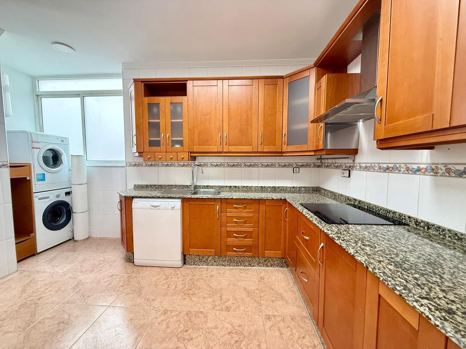 2 bedroom Flat for sale in Aguadulce (Almeria) with pool - € 192,000 (Ref: 9285342)