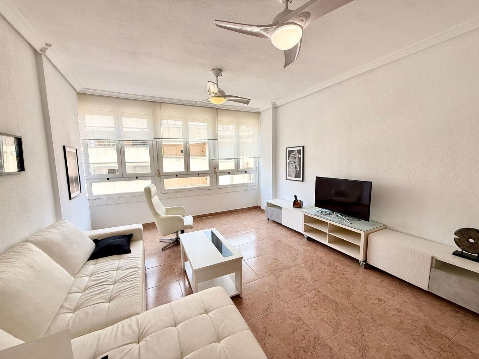 2 bedroom Flat for sale in Aguadulce (Almeria) with pool - € 192,000 (Ref: 9285342)