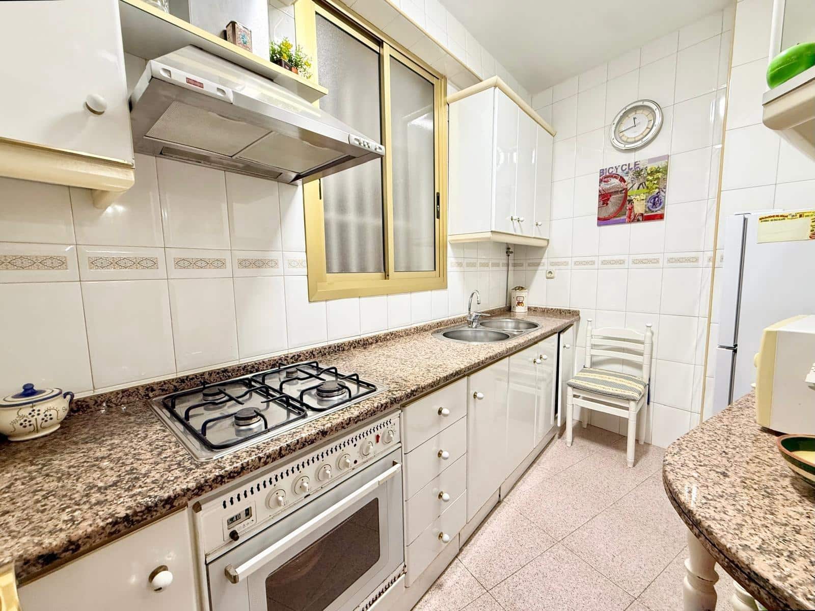 3 slaapkamer Flat te koop in Almeria stad - € 180.000 (Ref: 9326600)