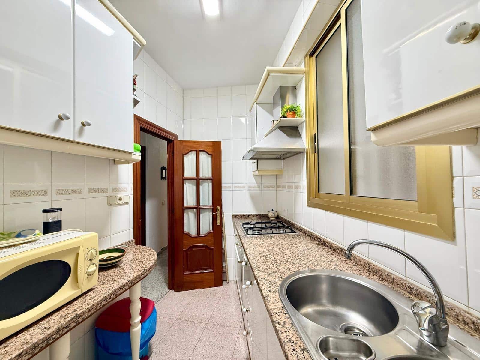 3 slaapkamer Flat te koop in Almeria stad - € 180.000 (Ref: 9326600)