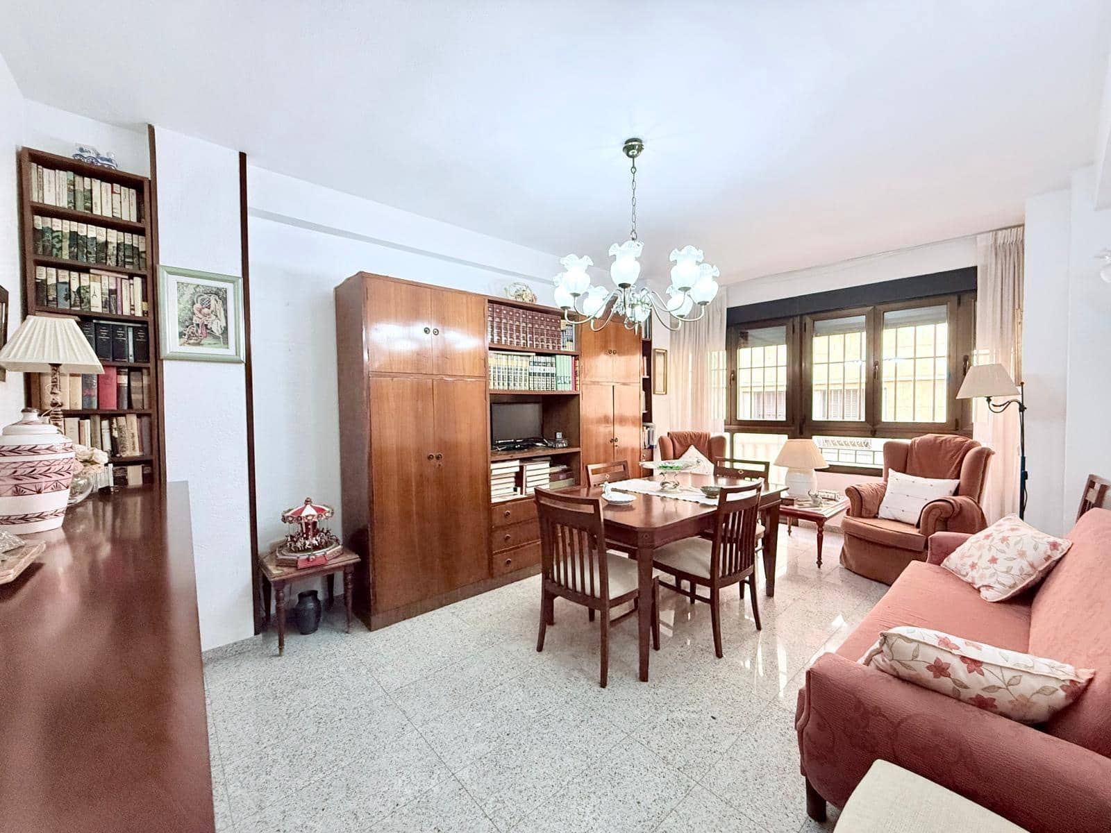 3 slaapkamer Flat te koop in Almeria stad - € 180.000 (Ref: 9326600)