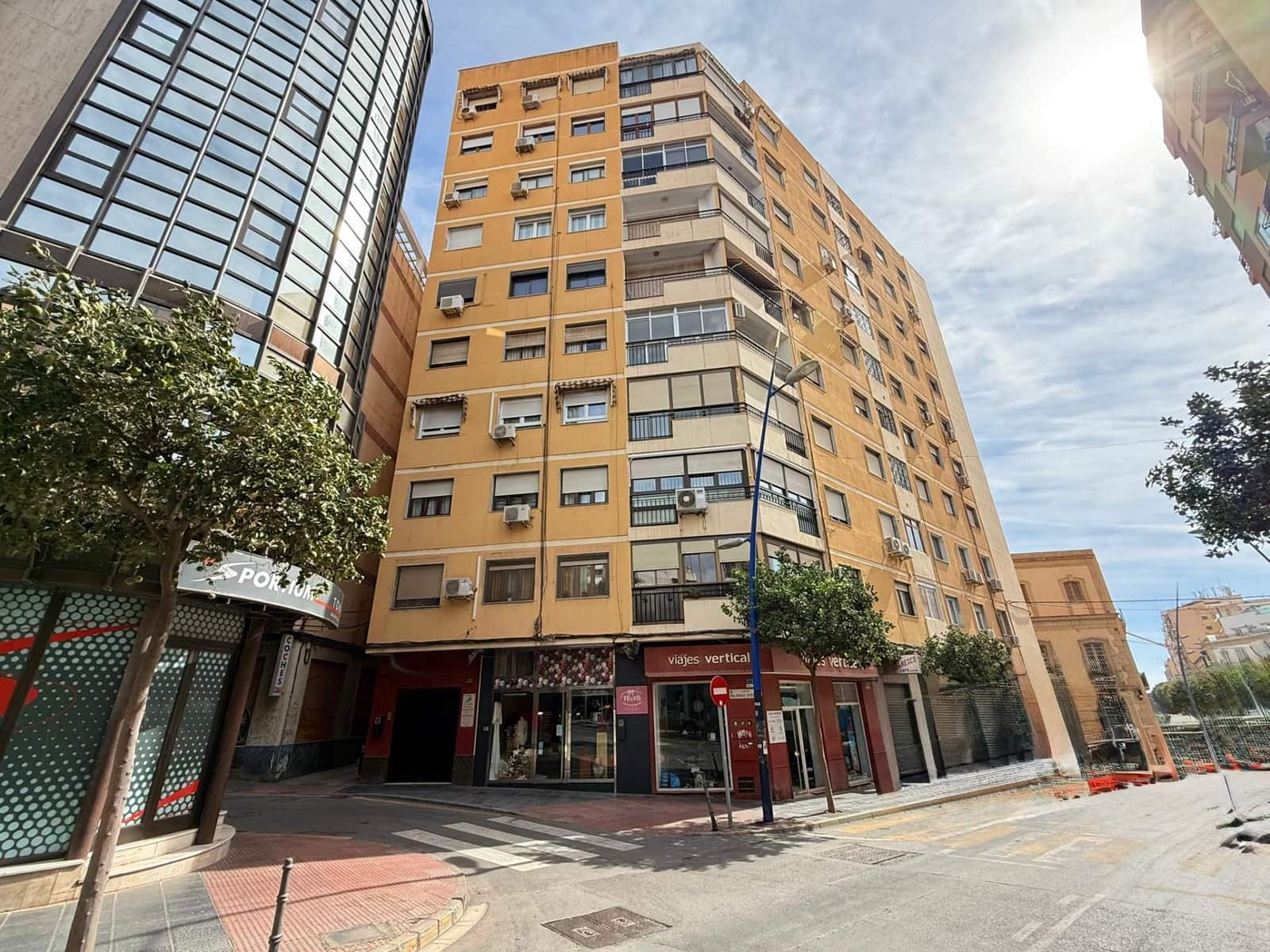 3 slaapkamer Flat te koop in Almeria stad - € 180.000 (Ref: 9326600)