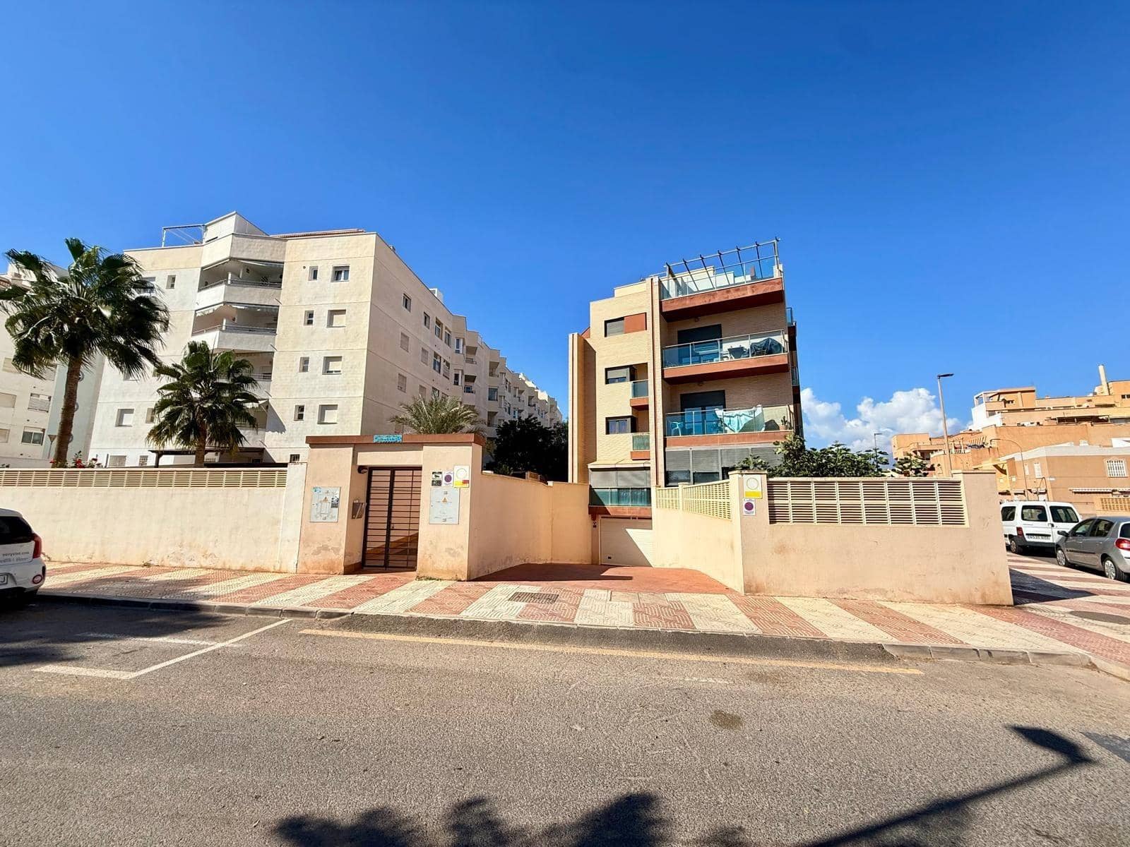 2 sypialnia Mieszkanie na sprzedaż w Roquetas de Mar z basenem garażem - 160 000 € (Ref: 9338435)