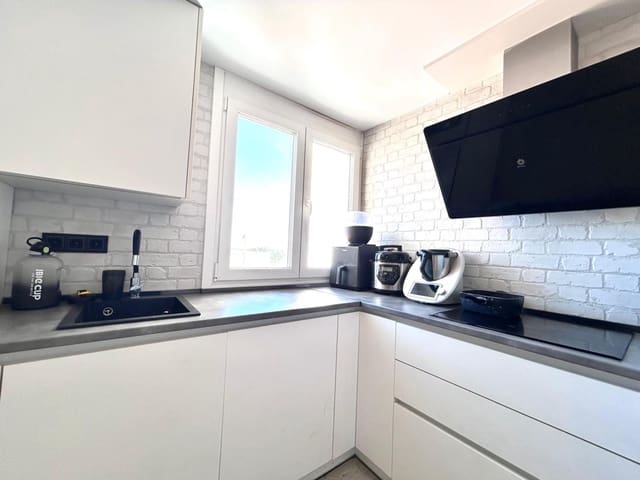 3 makuuhuone Asunto myytävänä paikassa Centro, Almería kaupunki - 175 500 € (Ref: 9344916)