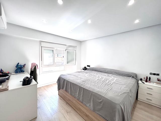 3 makuuhuone Asunto myytävänä paikassa Centro, Almería kaupunki - 175 500 € (Ref: 9344916)