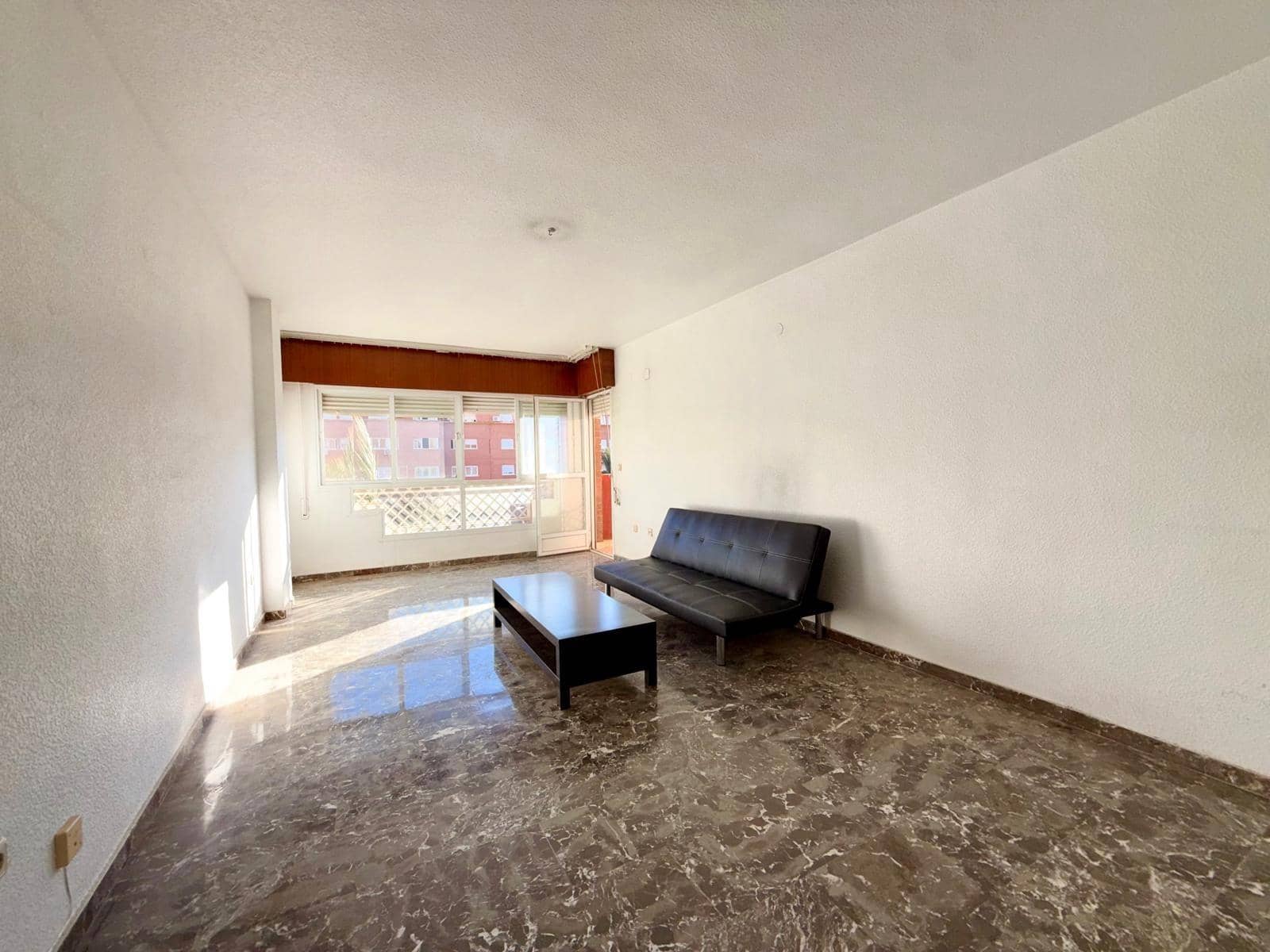 4 slaapkamer Flat te koop in Almeria stad - € 228.000 (Ref: 9355986)