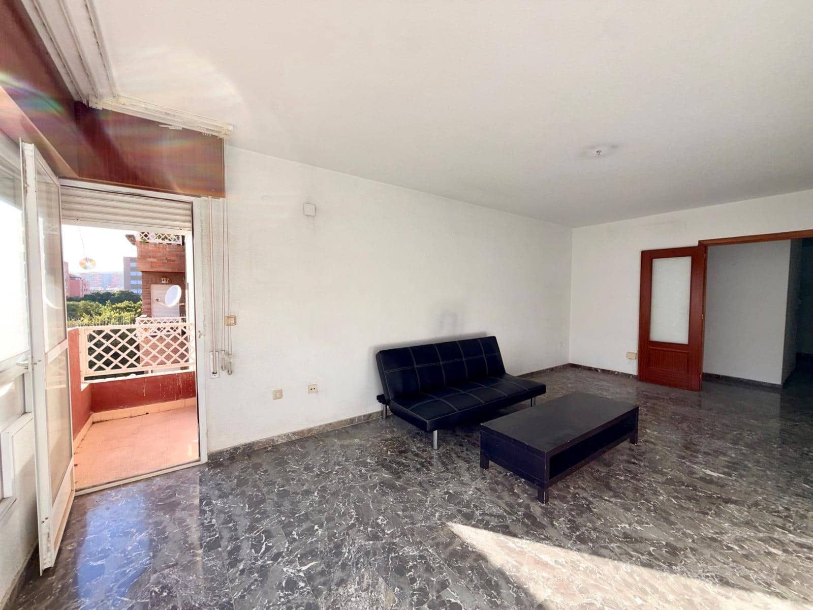 4 slaapkamer Flat te koop in Almeria stad - € 228.000 (Ref: 9355986)