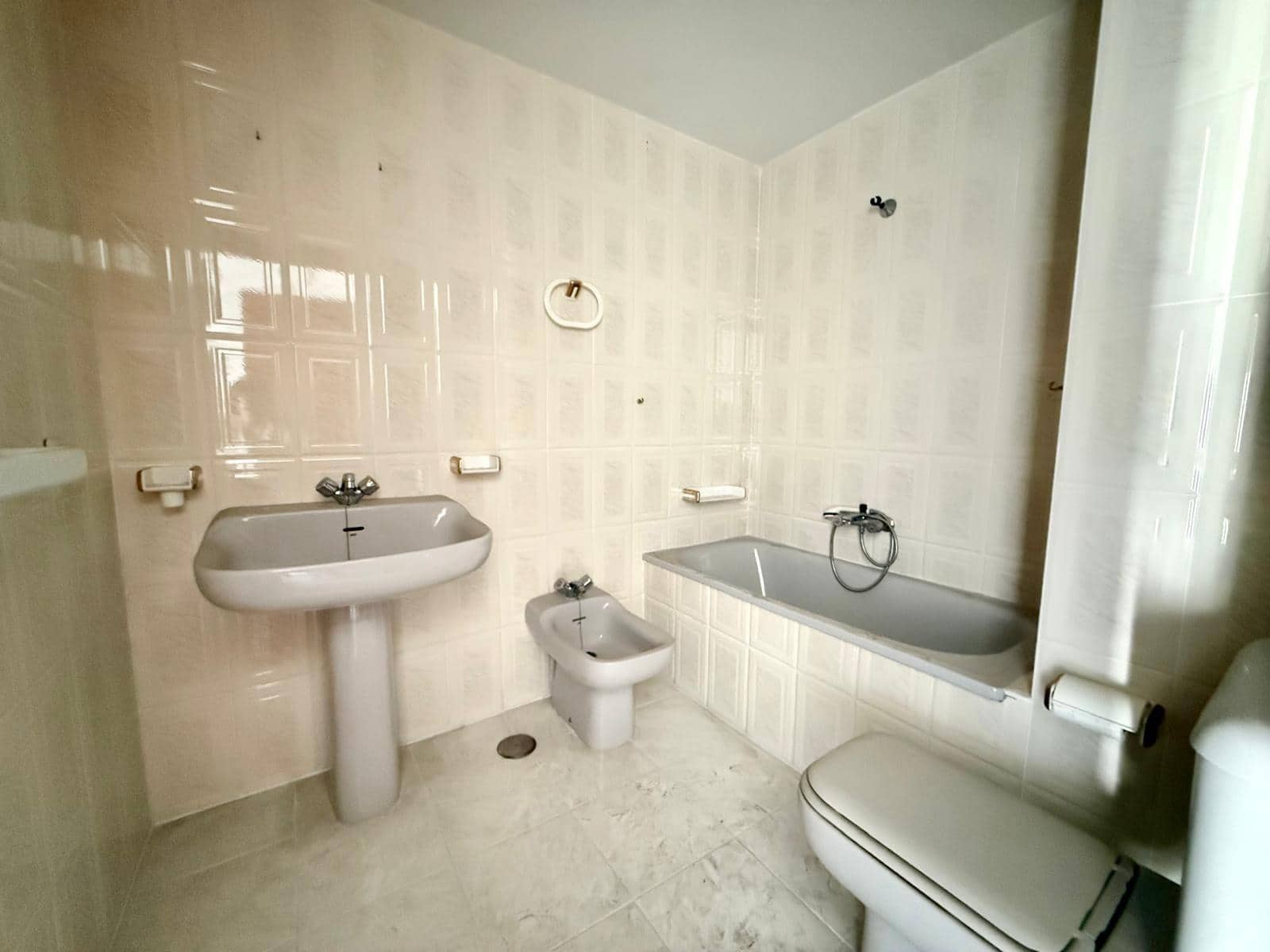 4 slaapkamer Flat te koop in Almeria stad - € 228.000 (Ref: 9355986)