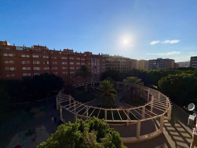 4 slaapkamer Flat te koop in Almería stad - € 228.000 (Ref: 9355986)