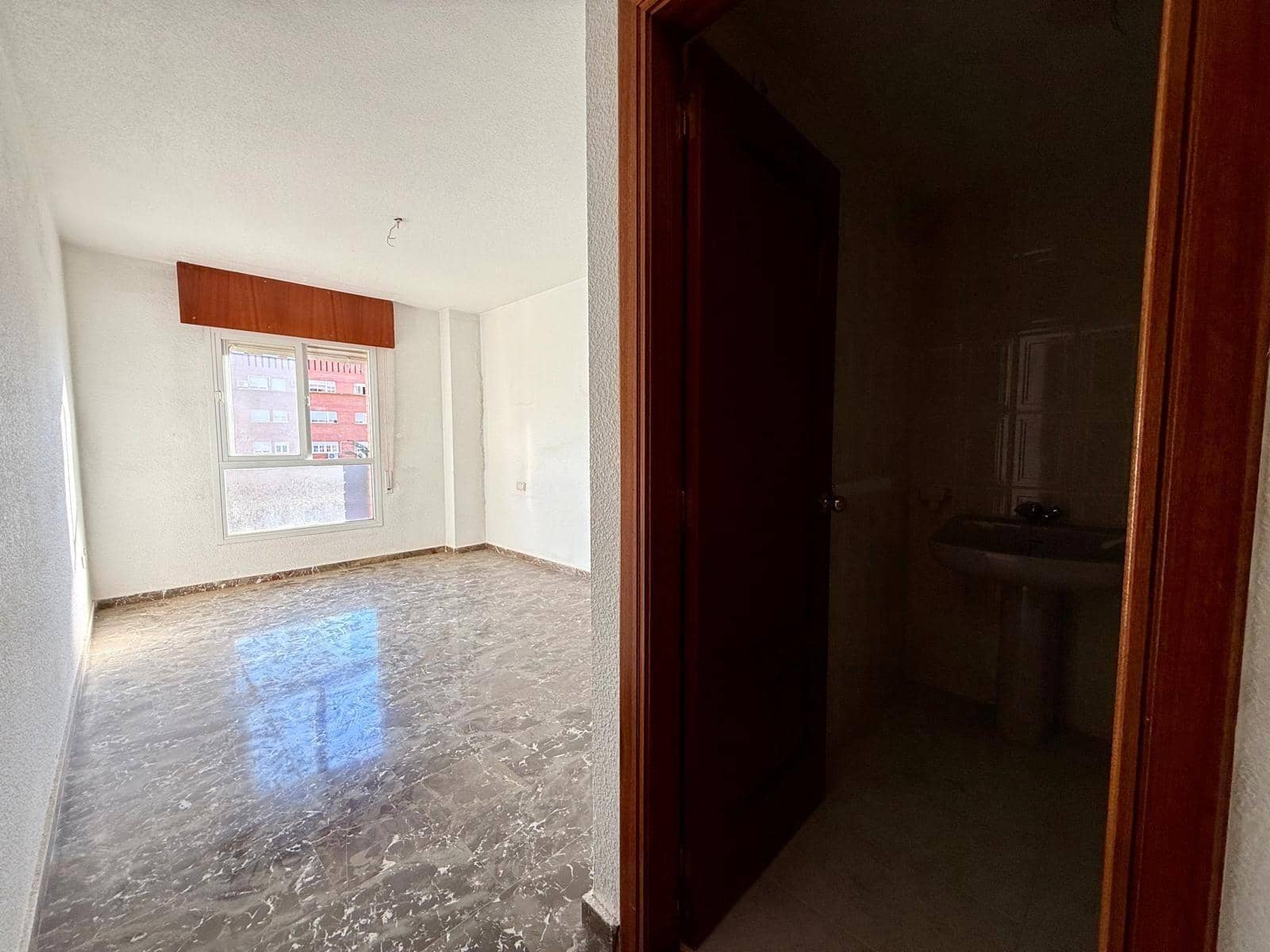 4 slaapkamer Flat te koop in Almeria stad - € 228.000 (Ref: 9355986)