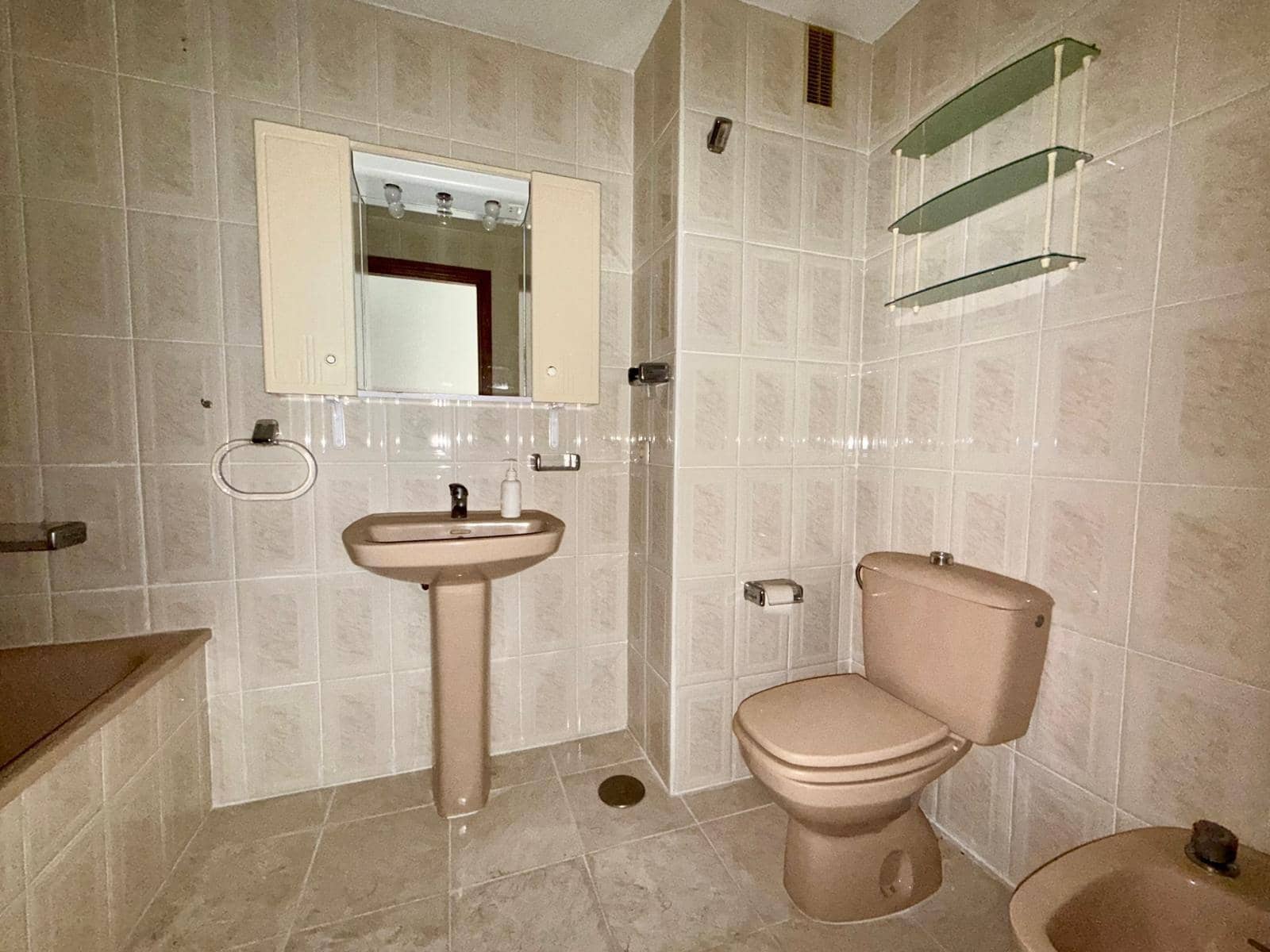 4 slaapkamer Flat te koop in Almeria stad - € 228.000 (Ref: 9355986)