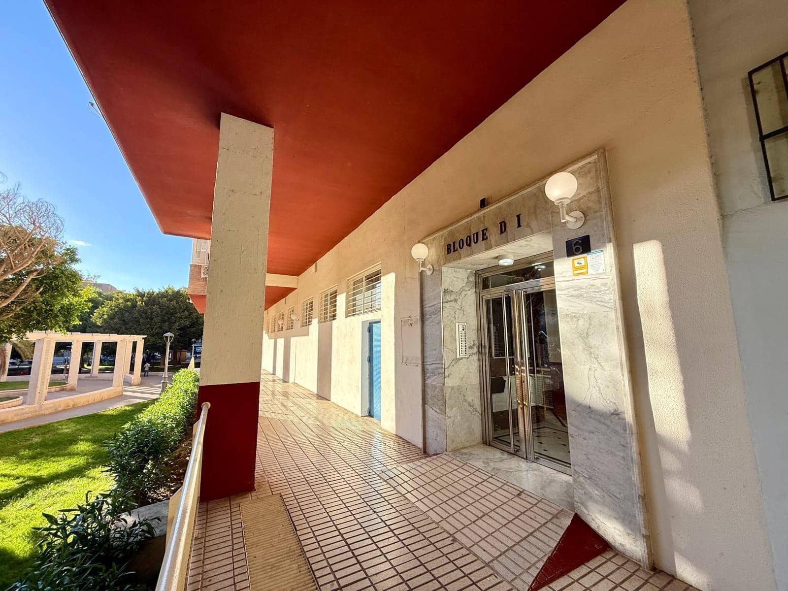 4 slaapkamer Flat te koop in Almeria stad - € 228.000 (Ref: 9355986)