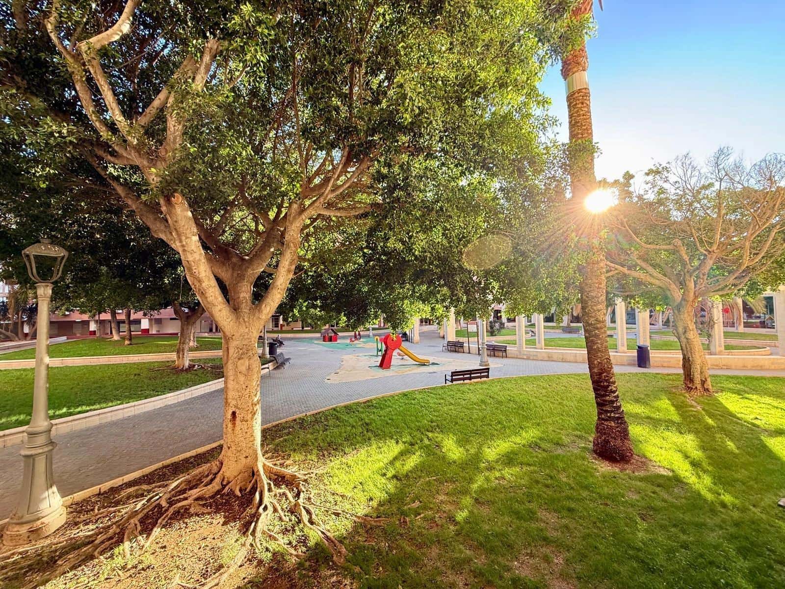 4 slaapkamer Flat te koop in Almeria stad - € 228.000 (Ref: 9355986)