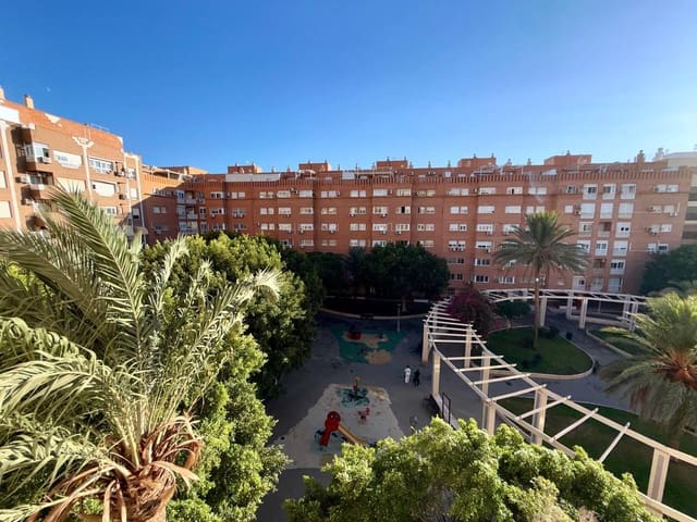 4 sovrum Lägenhet till salu i Almería stad - 228 000 € (Ref: 9355986)