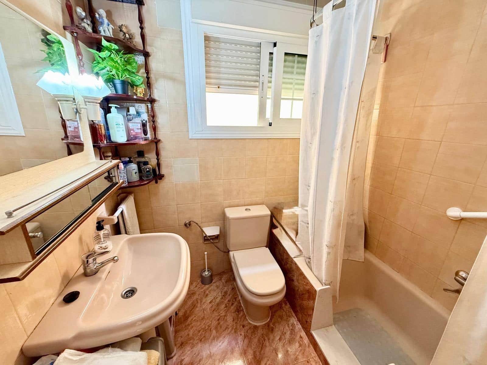 2 sovrum Lägenhet till salu i Almeria stad med pool - 165 000 € (Ref: 9355987)