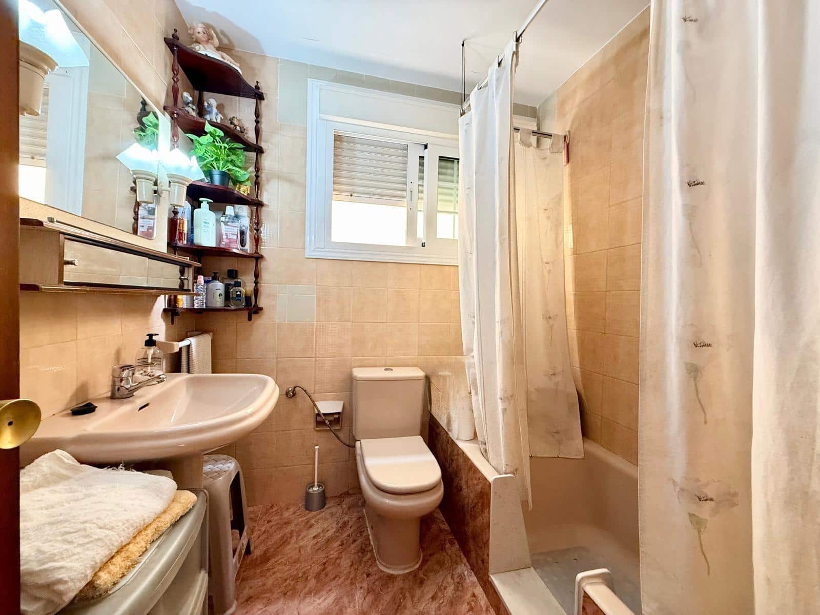 2 sovrum Lägenhet till salu i Almeria stad med pool - 165 000 € (Ref: 9355987)