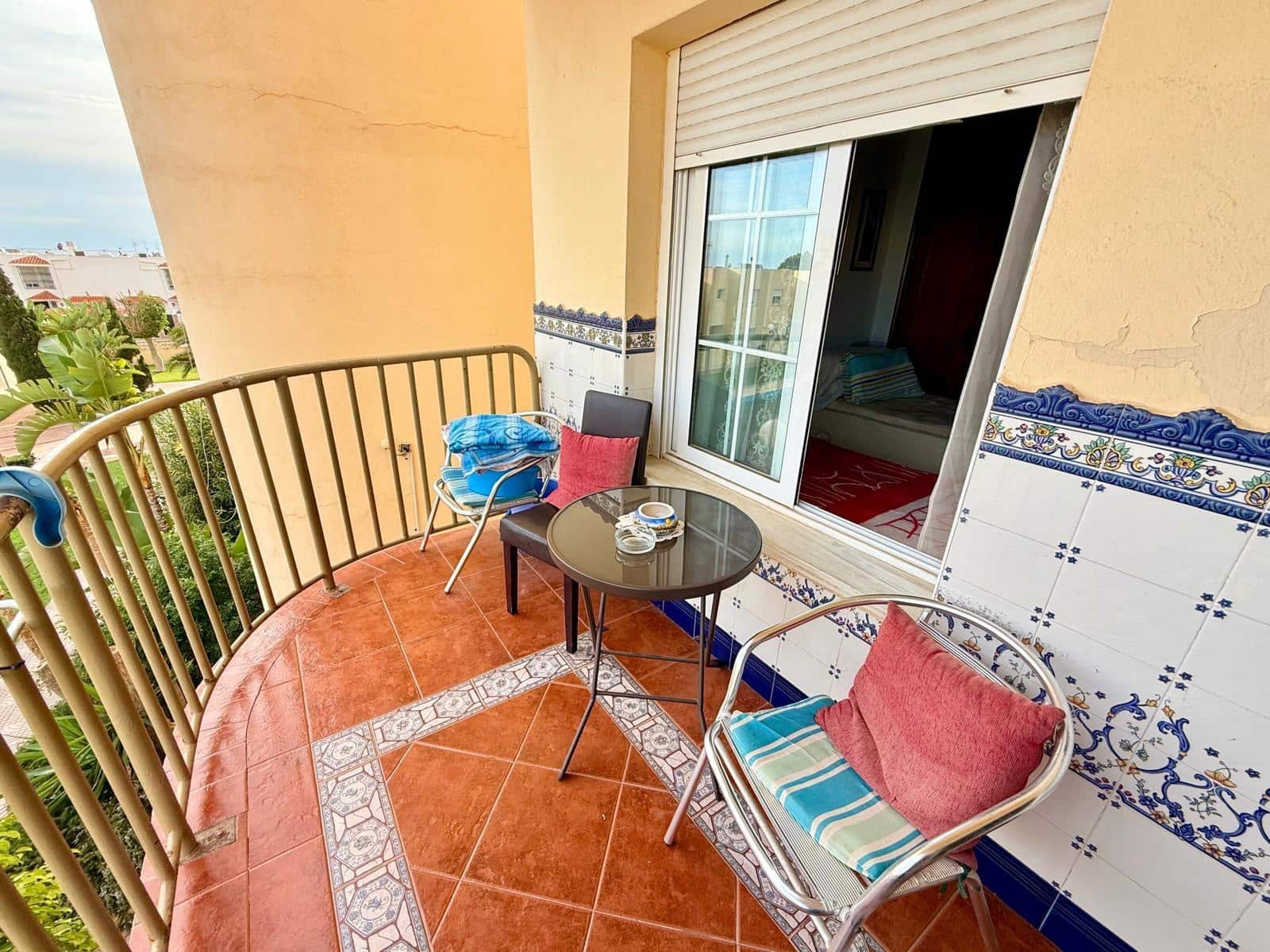 2 sovrum Lägenhet till salu i Almeria stad med pool - 165 000 € (Ref: 9355987)